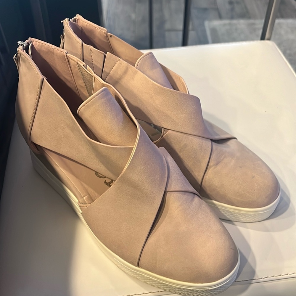 Women’s size 9 Blush/tan Colored Shoes
